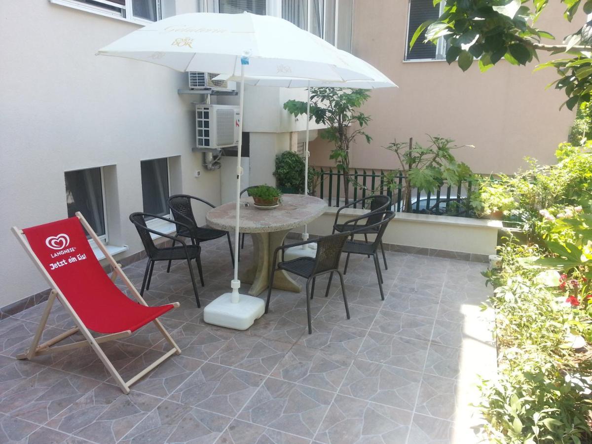 Ferienwohnung 4 Seasons Split Exterior foto