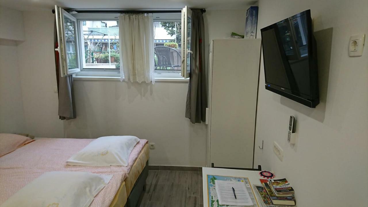 Ferienwohnung 4 Seasons Split Exterior foto